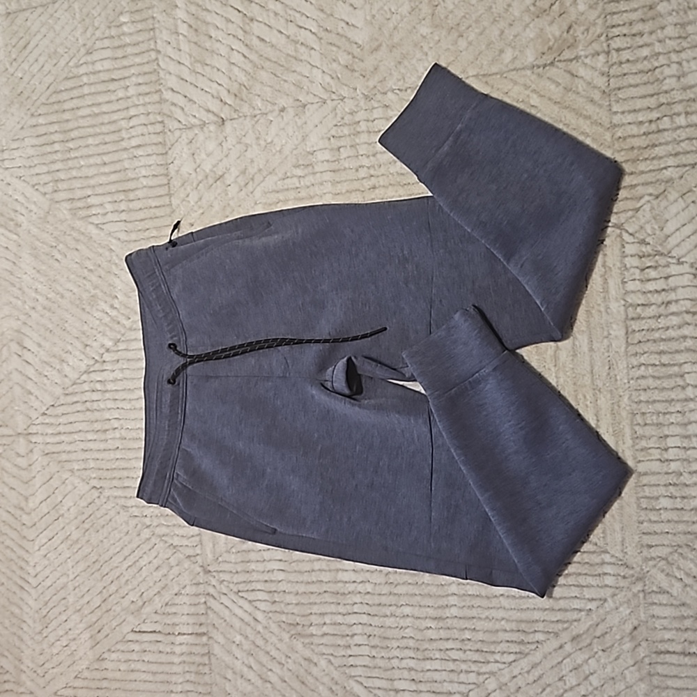 American Eagle men's joggers
